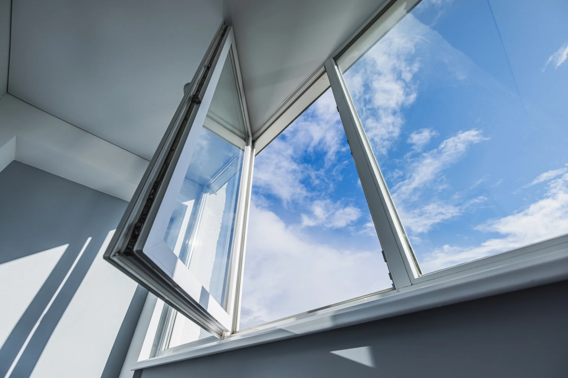 VLX 80 Casement Window in Tamiami, FL | Sightline Windows & Doors Tamiami - detail 1